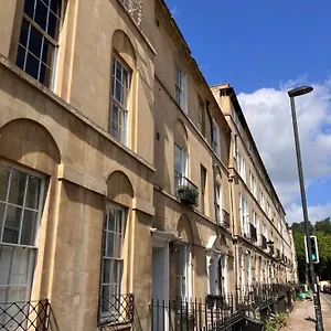 Apartment Elegant Well Appointed Maisonette 105m2