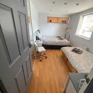 https://unique-serviced-apartments-cheltenham.cardiffhotelswales.com